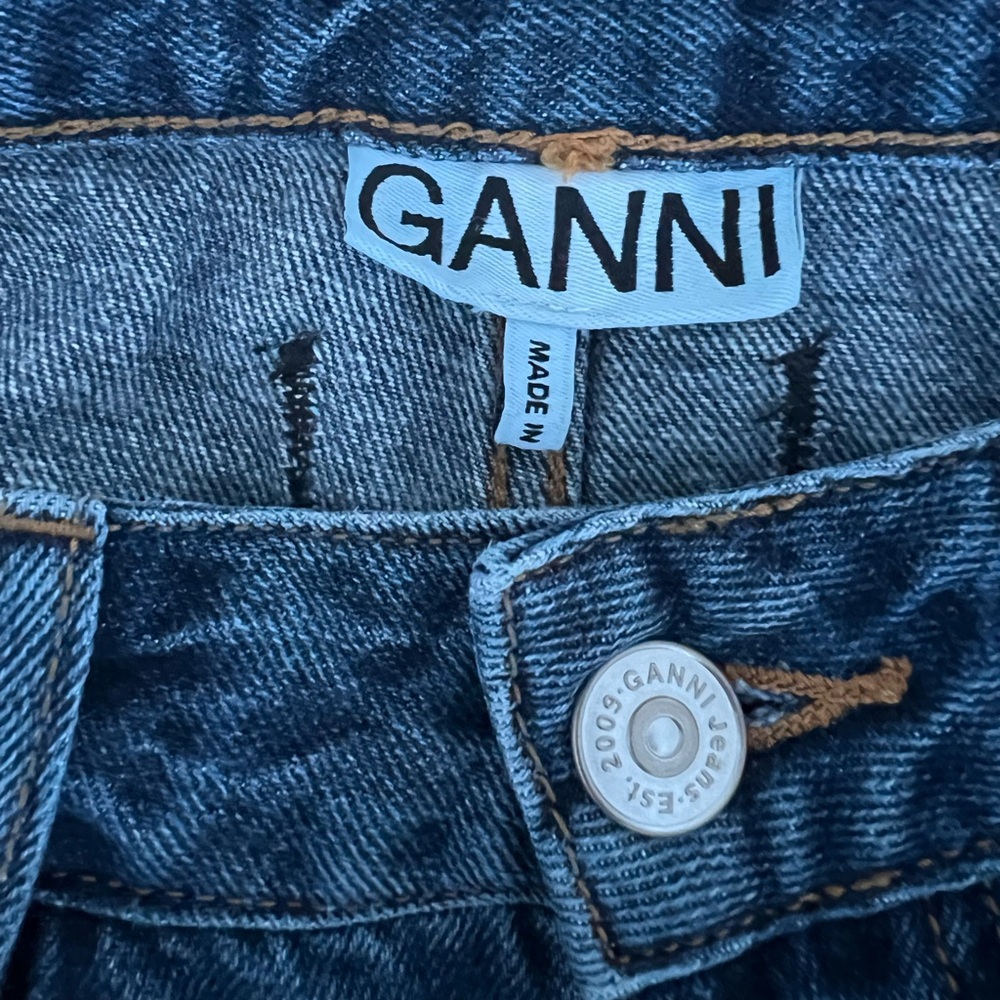 Ganni medium wash jeans -like new